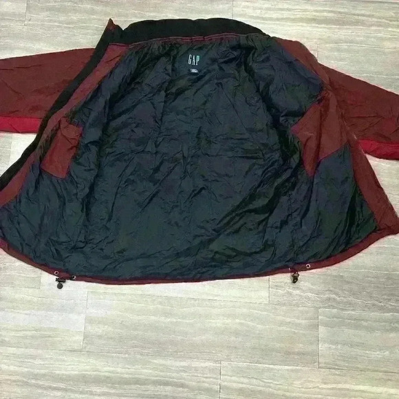 Vintage Gap 2002 Jacket - Size L - 2-Tone Red - Packable Hood - Picture 3 of 5